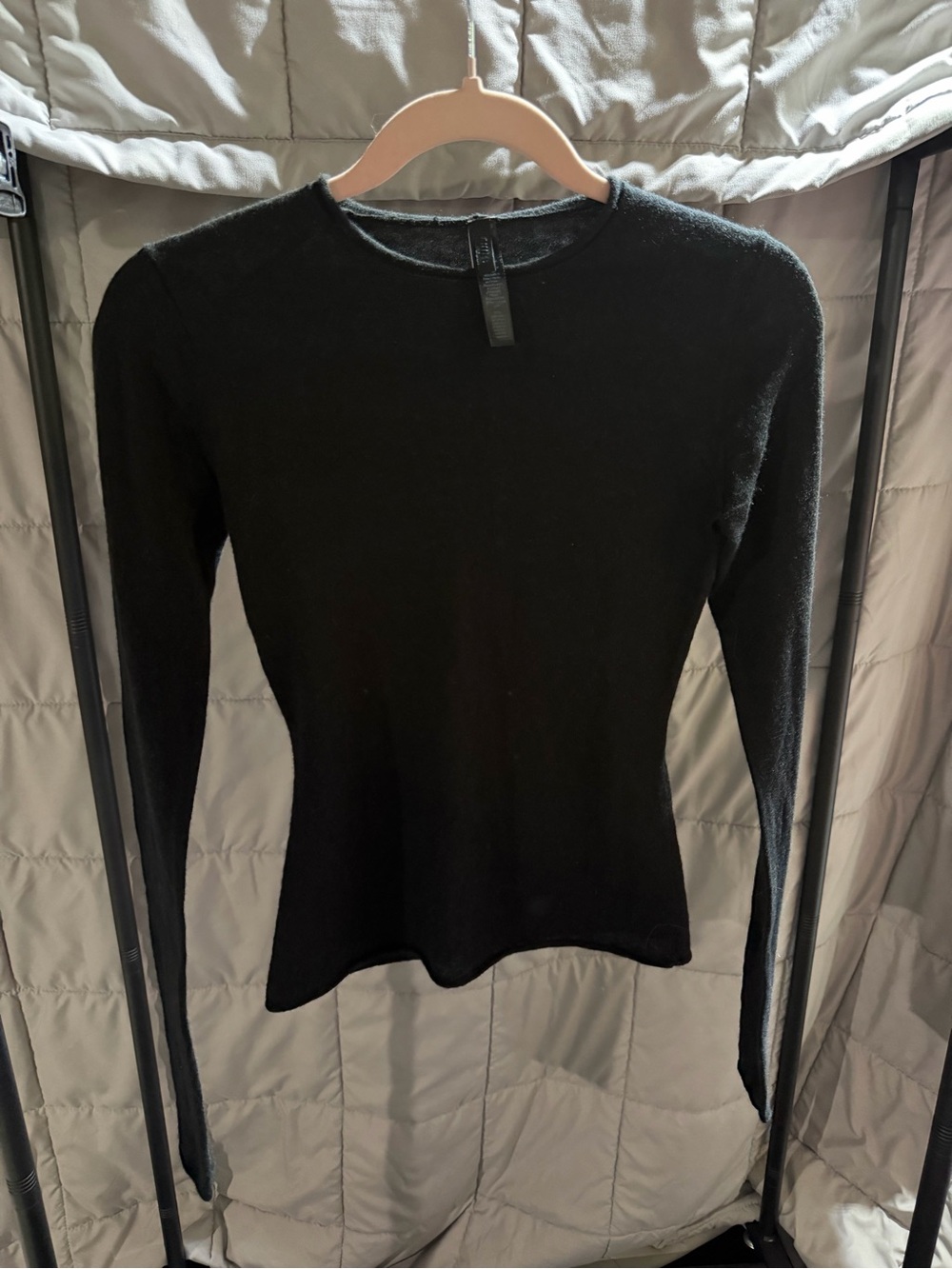 SKIMS 100% Cash b mere Black Long-Sleeve Slim Sweater